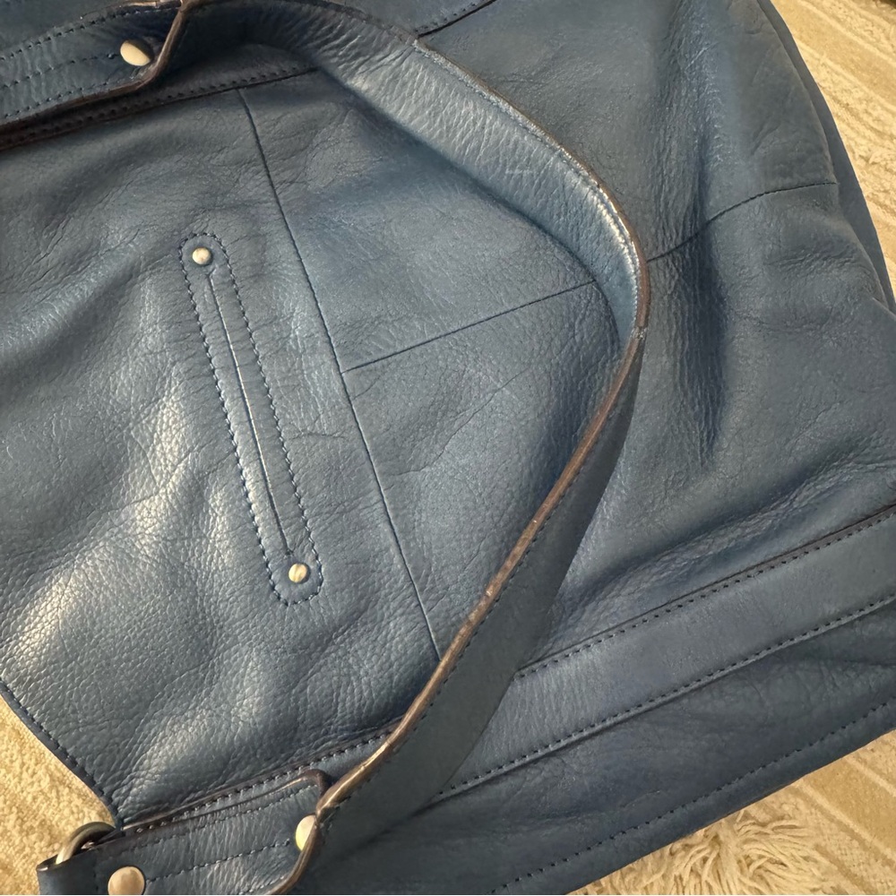 B. Makowsky Blue Leather Purse - Picture 13 of 14